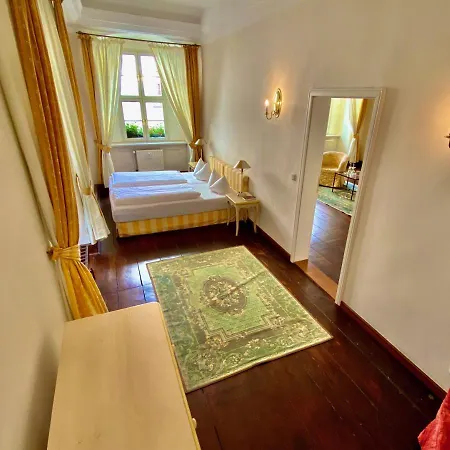 Hotel Graf Von Mansfeld 3*