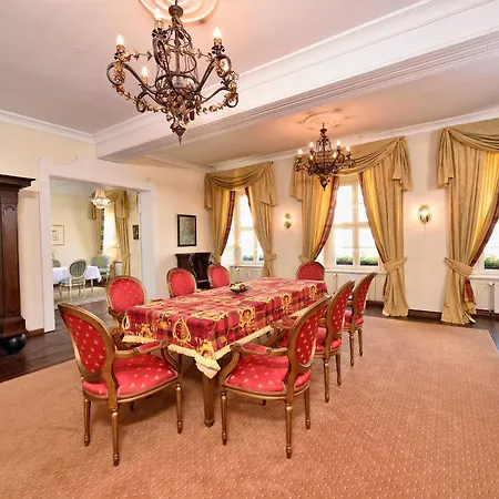 Graf Von Mansfeld Otel 3*