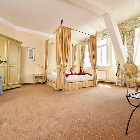 Graf Von Mansfeld 3*