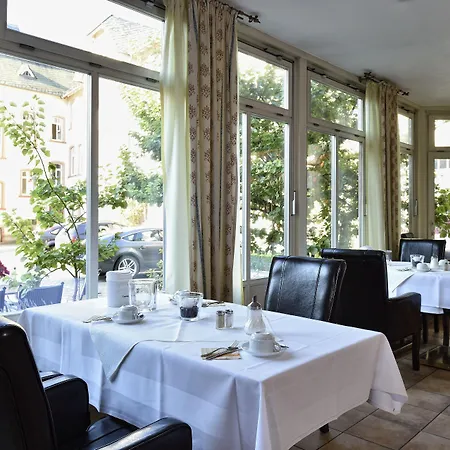 Otel Graf Von Mansfeld 3*