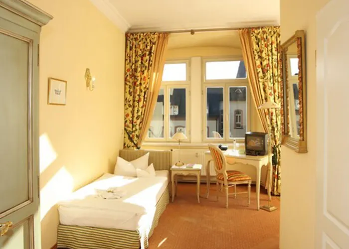 Graf Von Mansfeld Hotell 3*